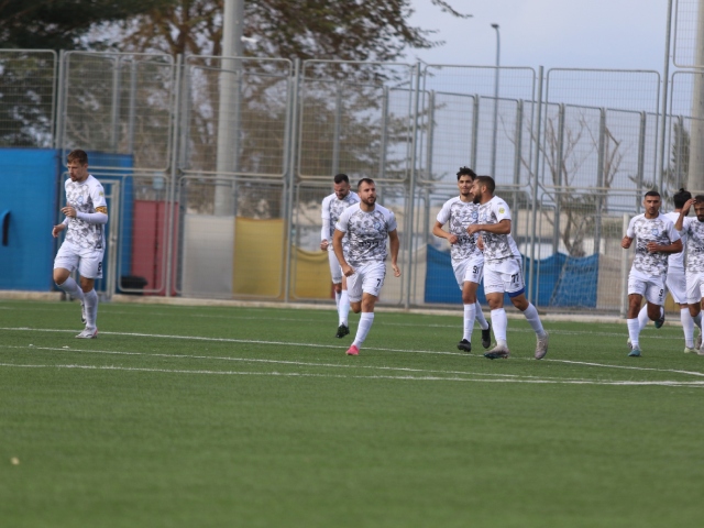 יחגגו בסיום? שחקני קרית ים (דאפר מחאמיד)